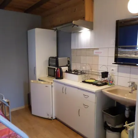 Studio-appartement Et A Proximite D'une Maison De Maitre De 1904 アパート